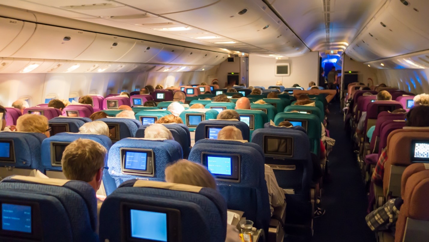 airplane-crew-passengers-on-flight